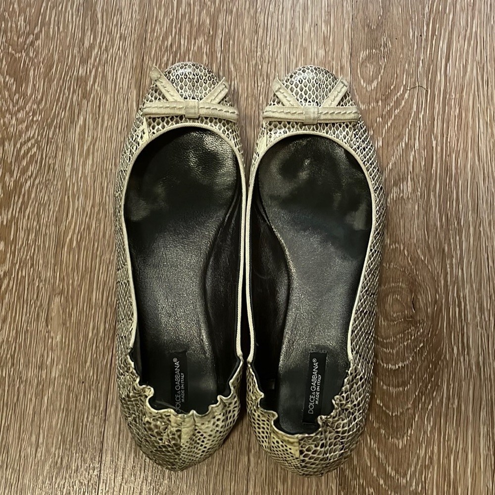 Dolce & Gabbana Cream Snake-Print Leather Ballet Flats with Bow